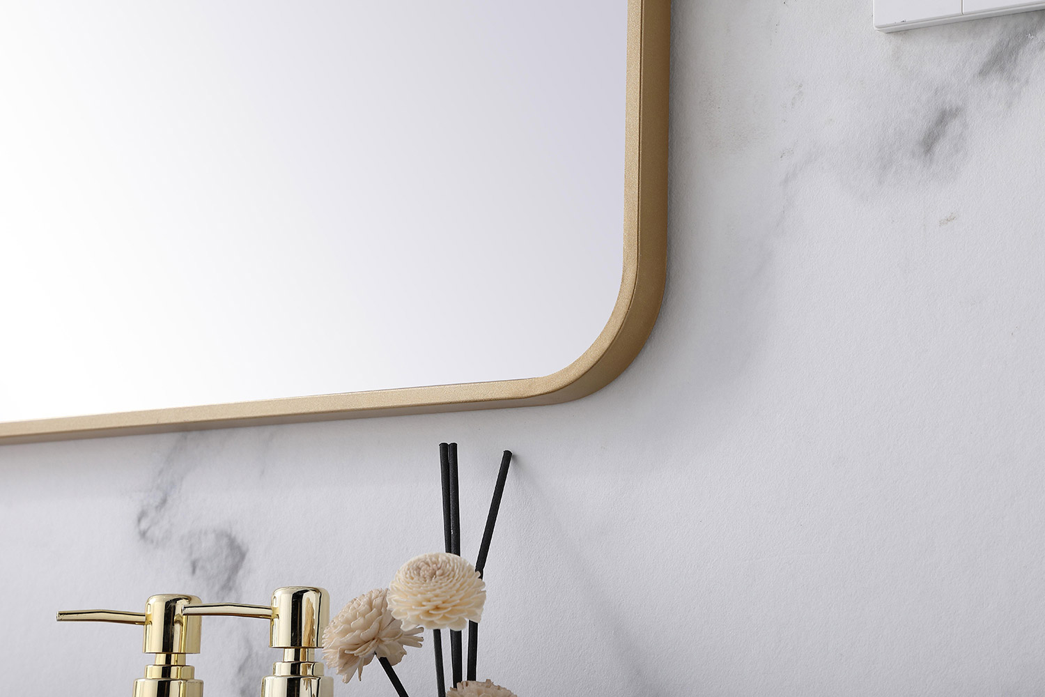 Elegant Wall Mirror - Brass, L 40" (MR802240BR)