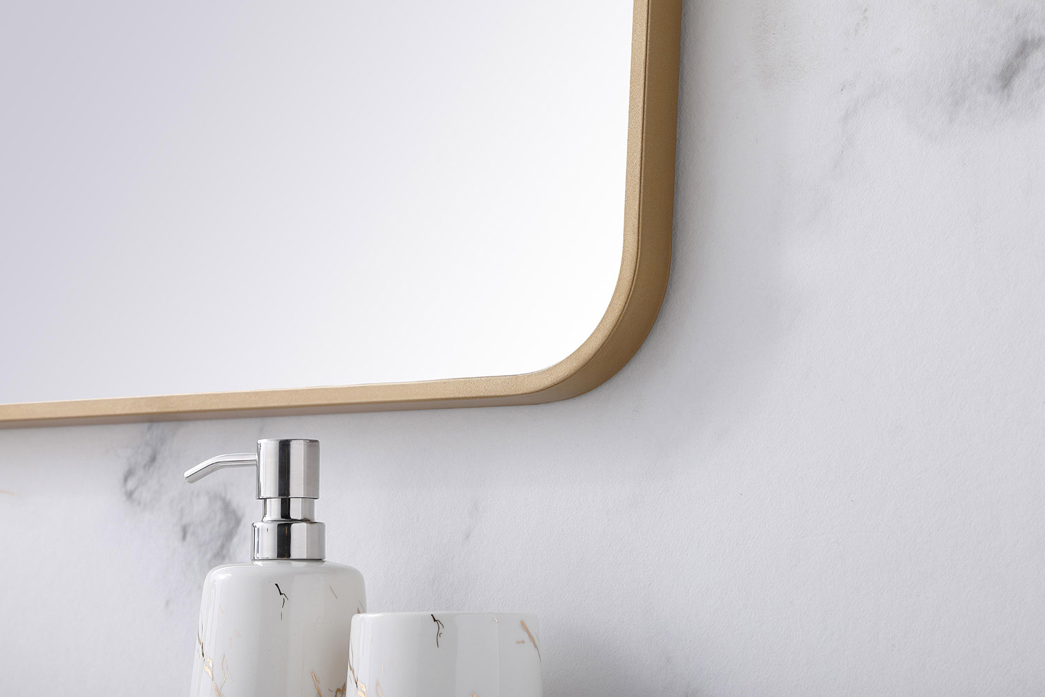 Elegant Wall Mirror - Brass, L 40" (MR803640BR)