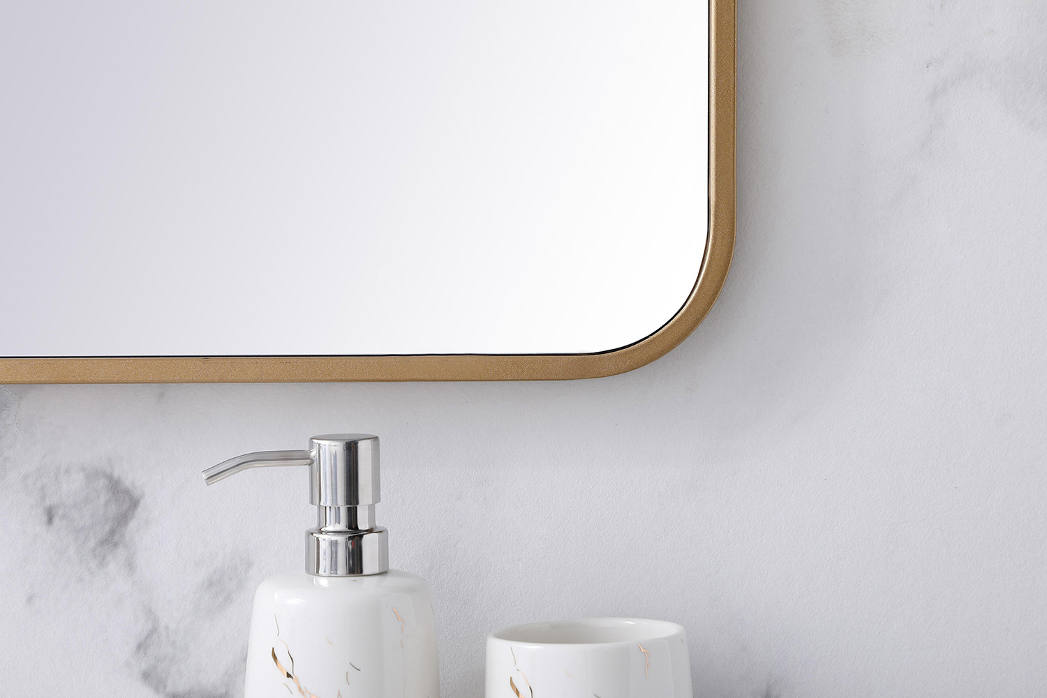 Elegant Wall Mirror - Brass, L 40" (MR803640BR)