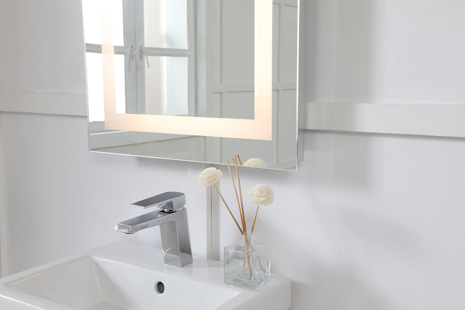 Elegant Wall Mirror - Clear/Warm White, D 20", H 30" (MRE-6011)