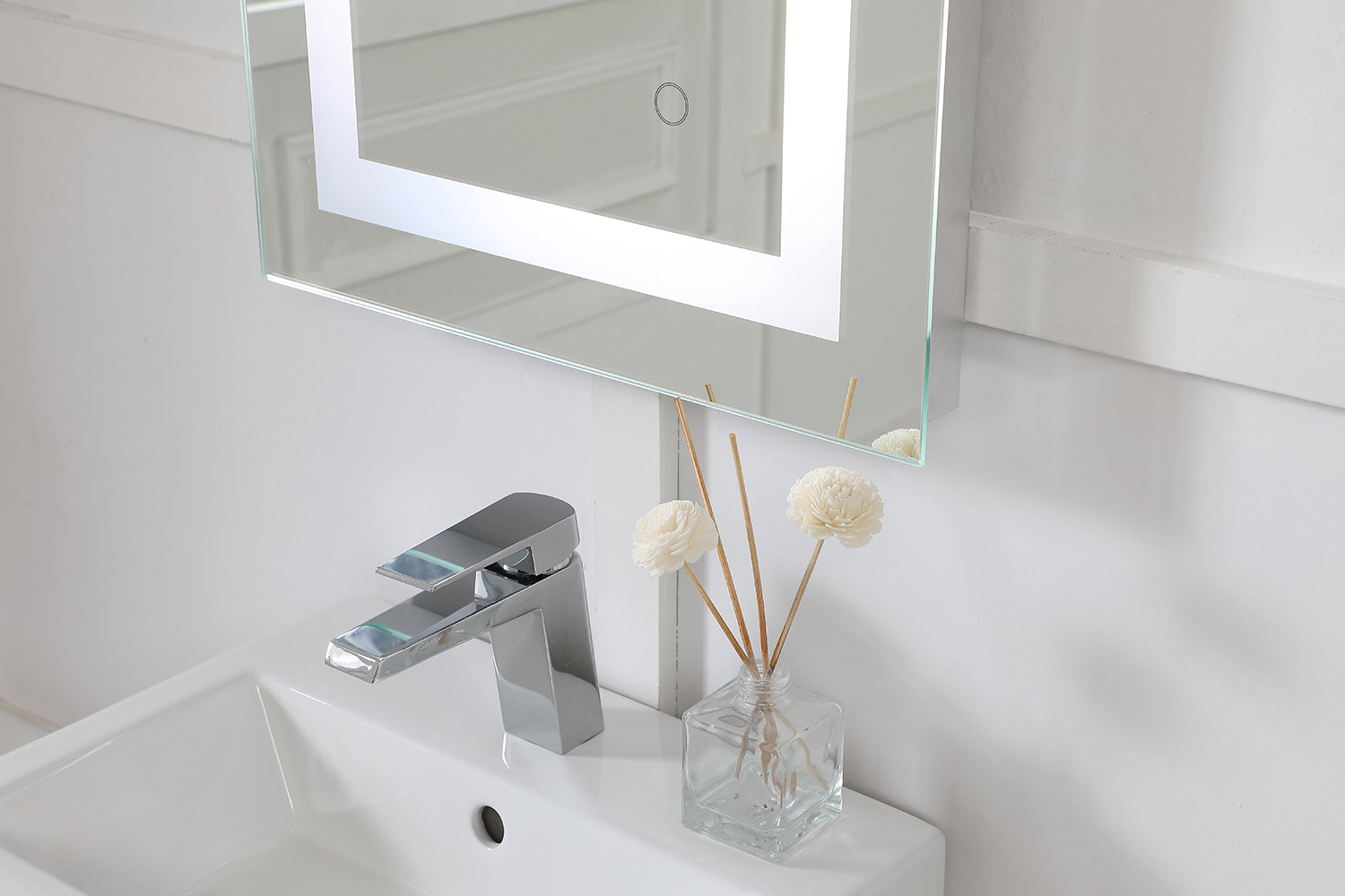 Elegant Wall Mirror - Clear, D 18", H 30" (MRE11830)