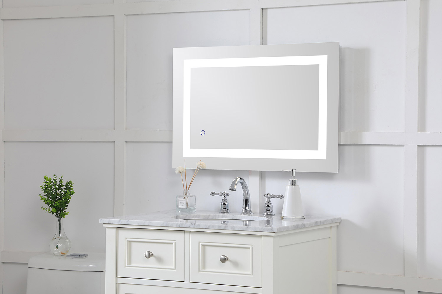 Elegant Wall Mirror - Clear, D 20", H 30" (MRE12030)