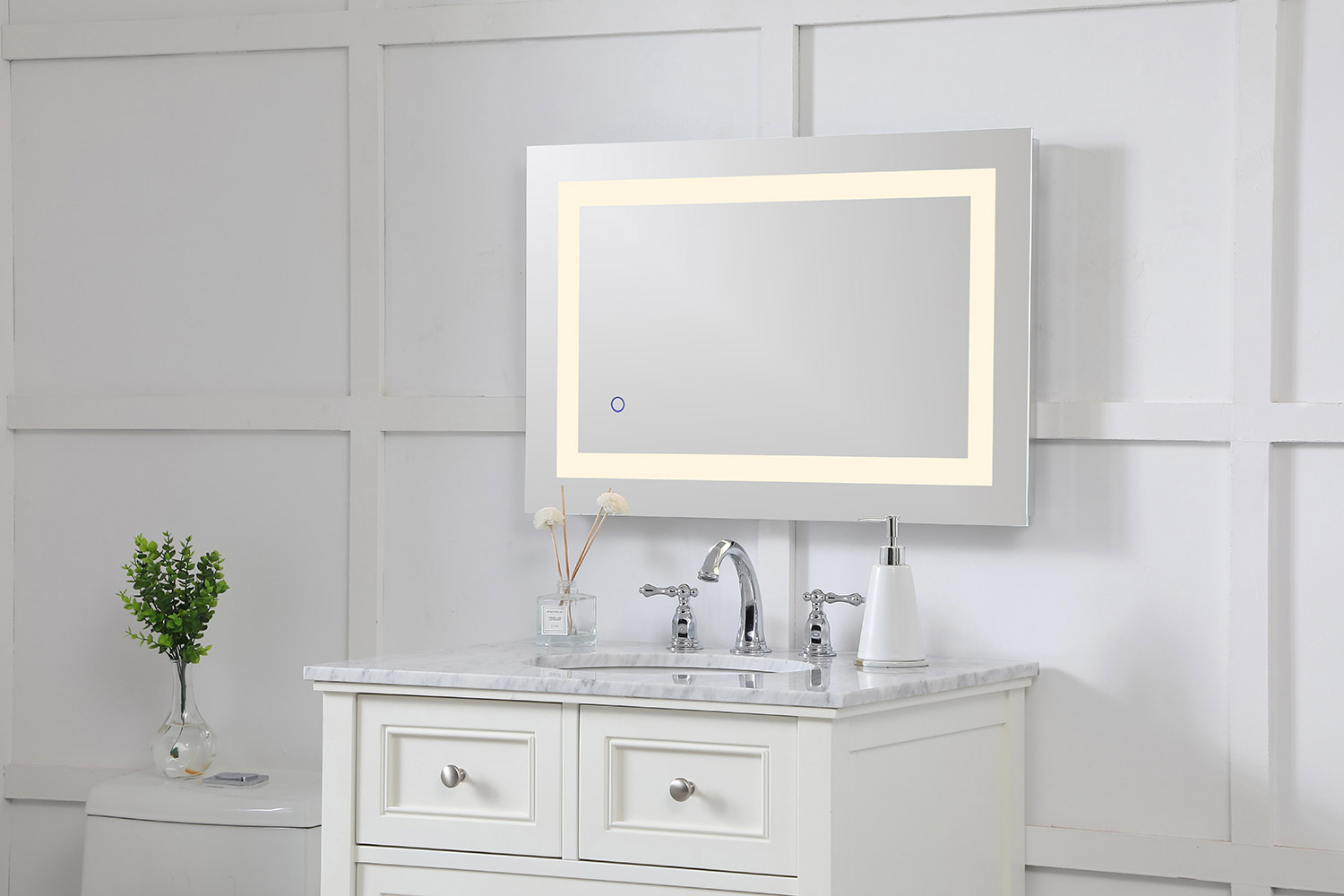 Elegant Wall Mirror - Clear, D 20", H 30" (MRE12030)