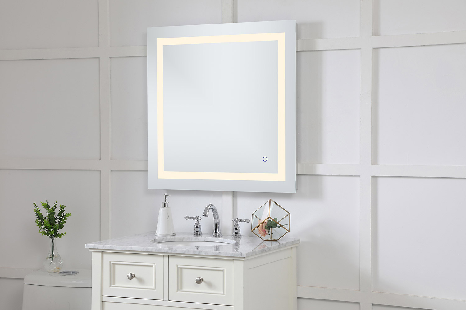 Elegant Wall Mirror - Clear, D 30", H 30" (MRE13030)