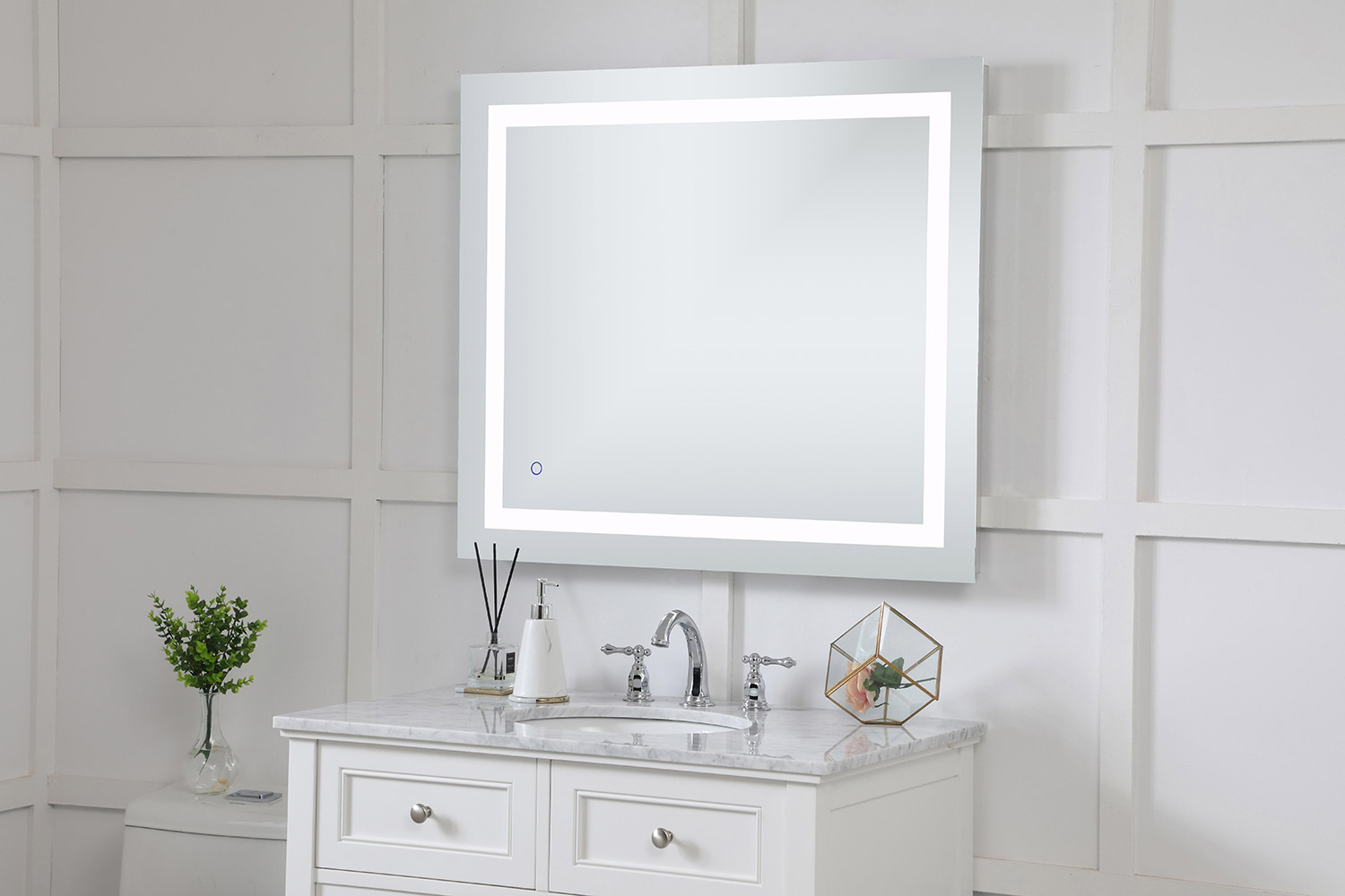 Elegant - Wall Mirror (PNT-MRE11830-MRE14272)