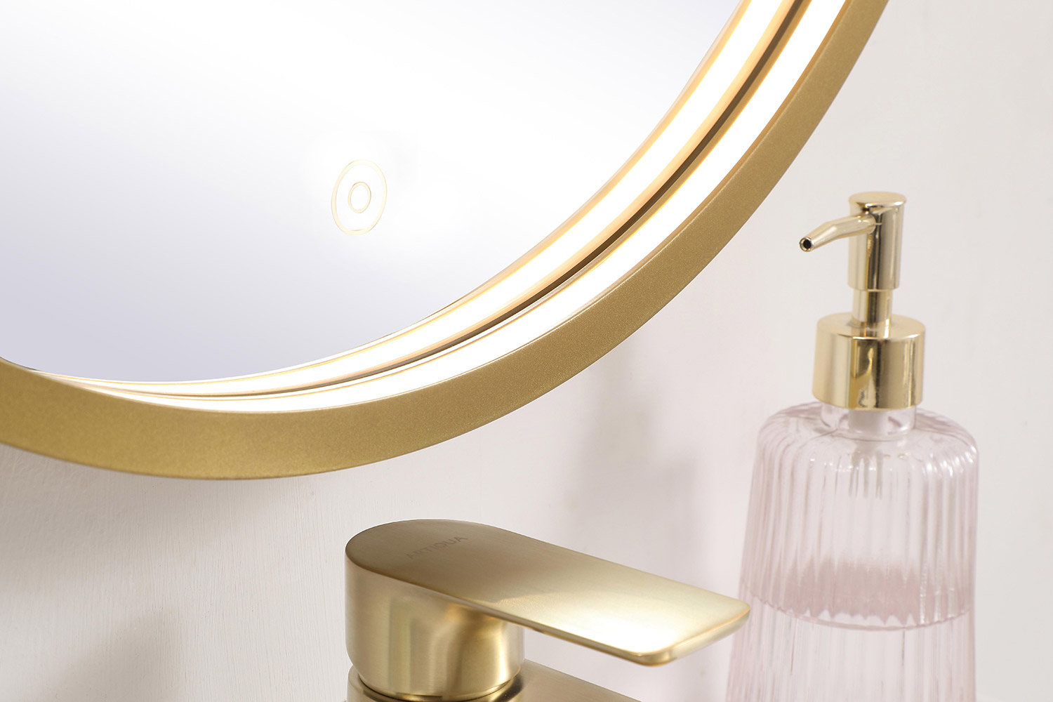 Elegant Wall Mirror - Brass, L 21" (MRE6021BR)