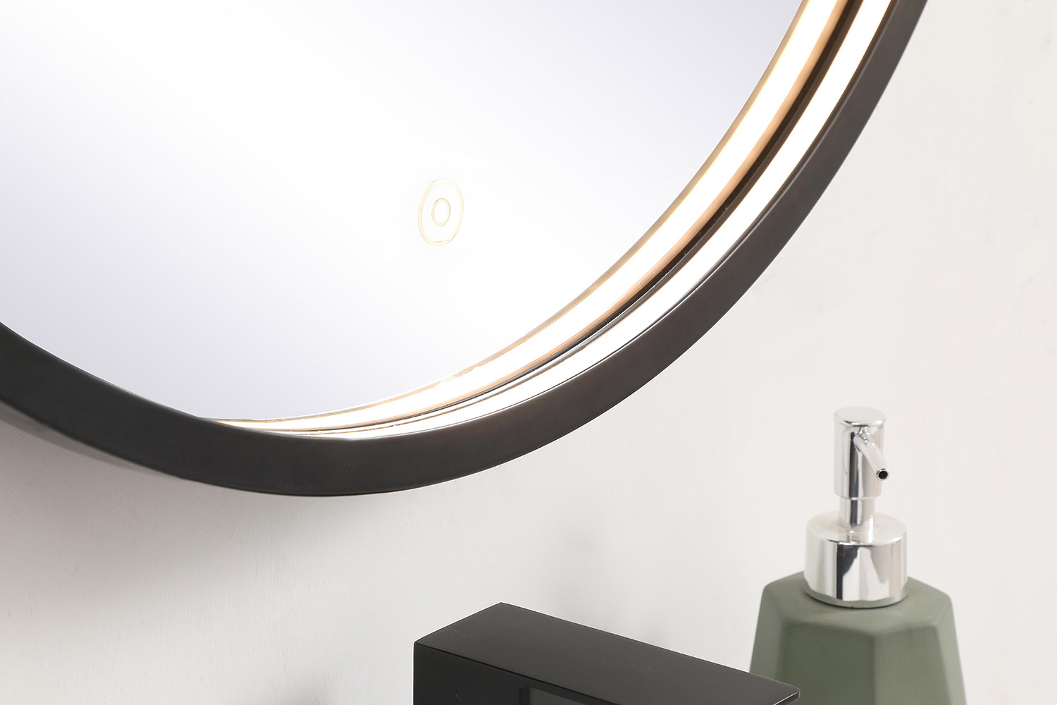 Elegant Wall Mirror - Black, L 24" (MRE6024BK)