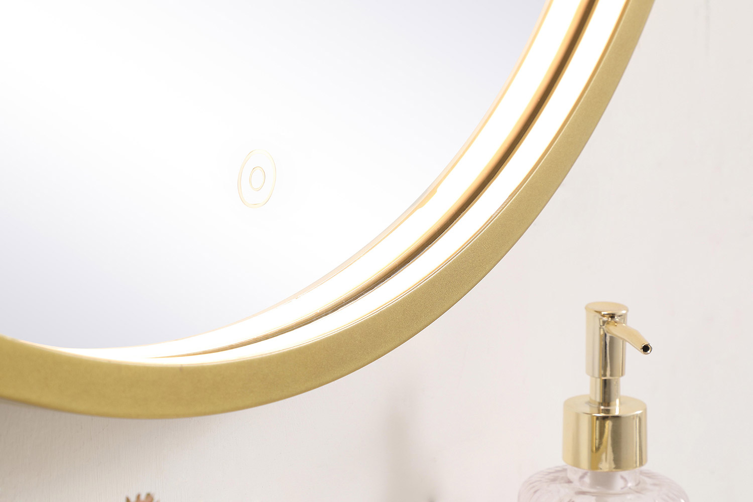 Elegant Wall Mirror - Brass, L 24" (MRE6024BR)