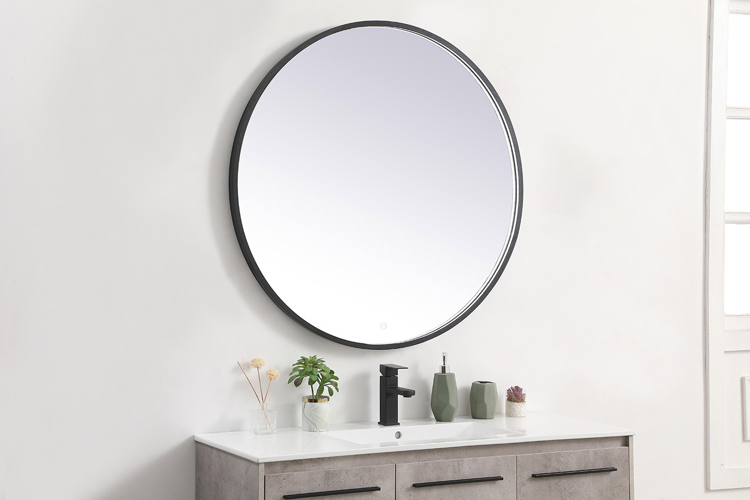 Elegant Wall Mirror - Black, L 39" (MRE6039BK)