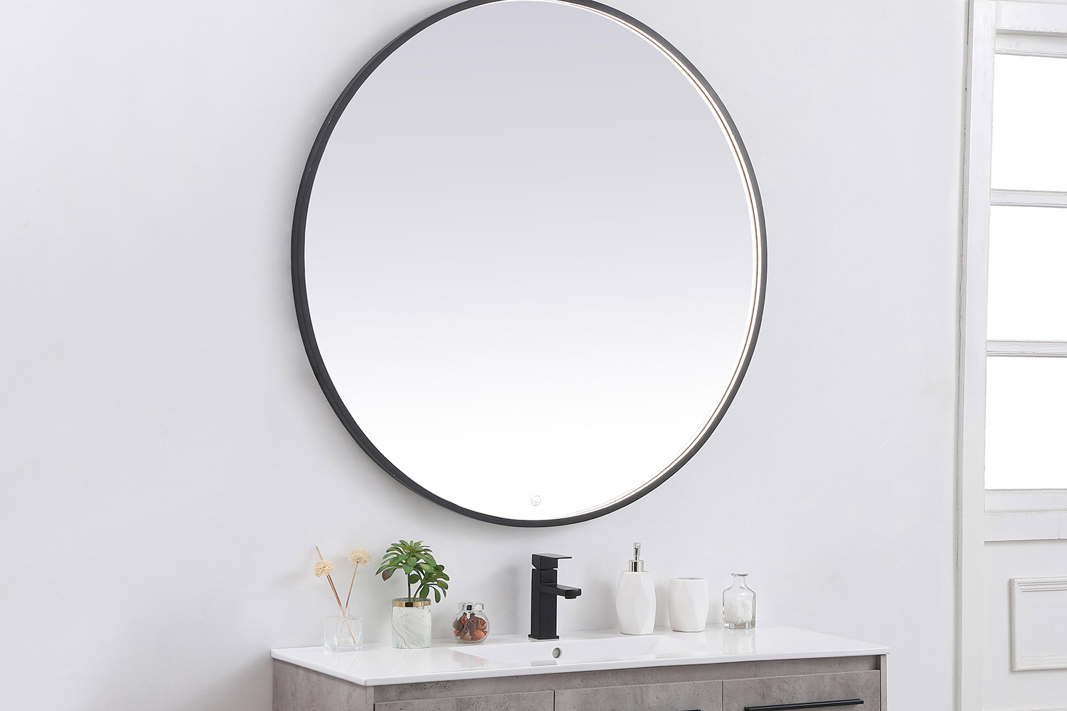 Elegant Wall Mirror - Black, L 45" (MRE6045BK)