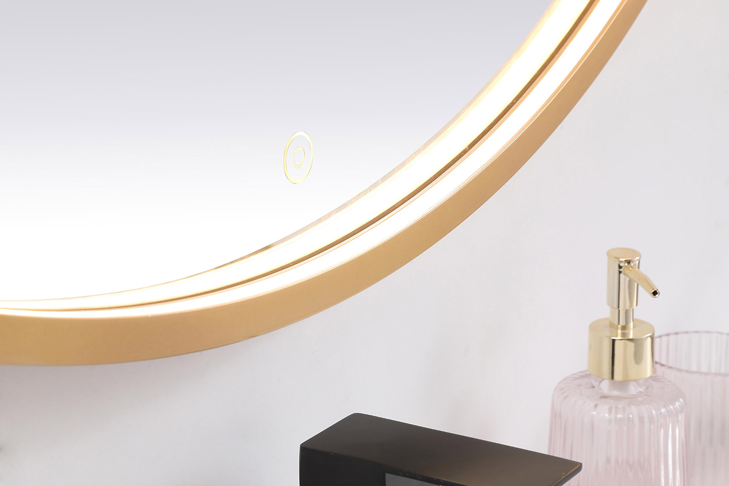 Elegant Wall Mirror - Brass, L 45" (MRE6045BR)