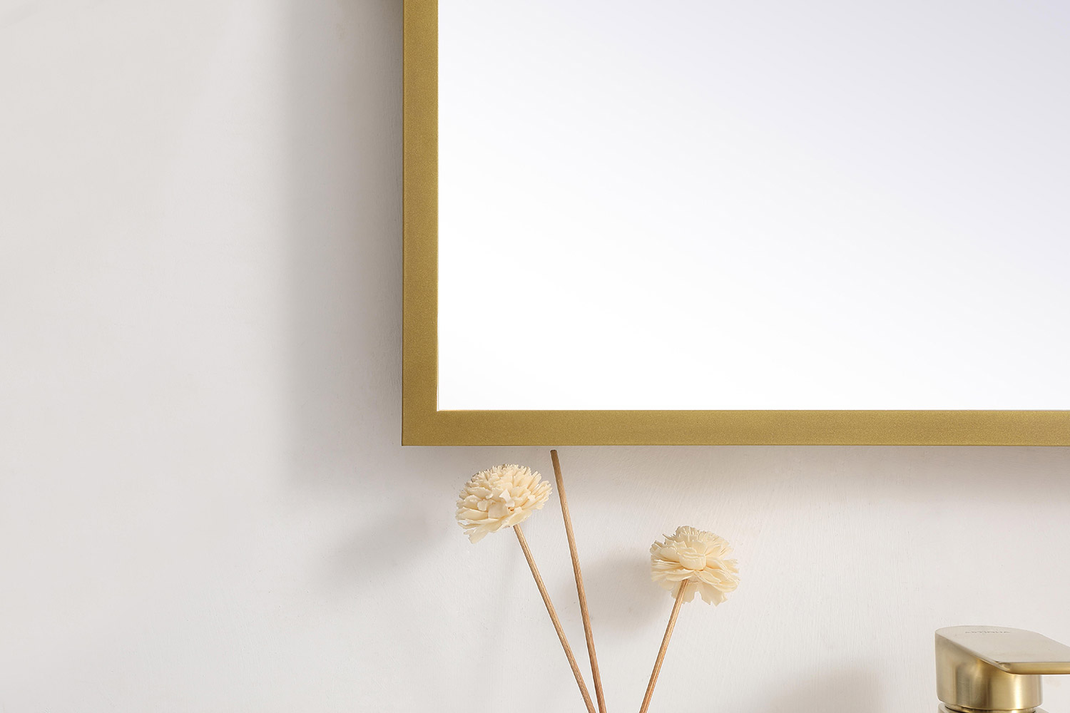 Elegant Wall Mirror - Brass, D 20", H 30" (MRE62030BR)