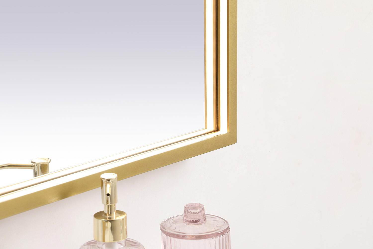 Elegant Wall Mirror - Brass, D 24", H 36" (MRE62436BR)