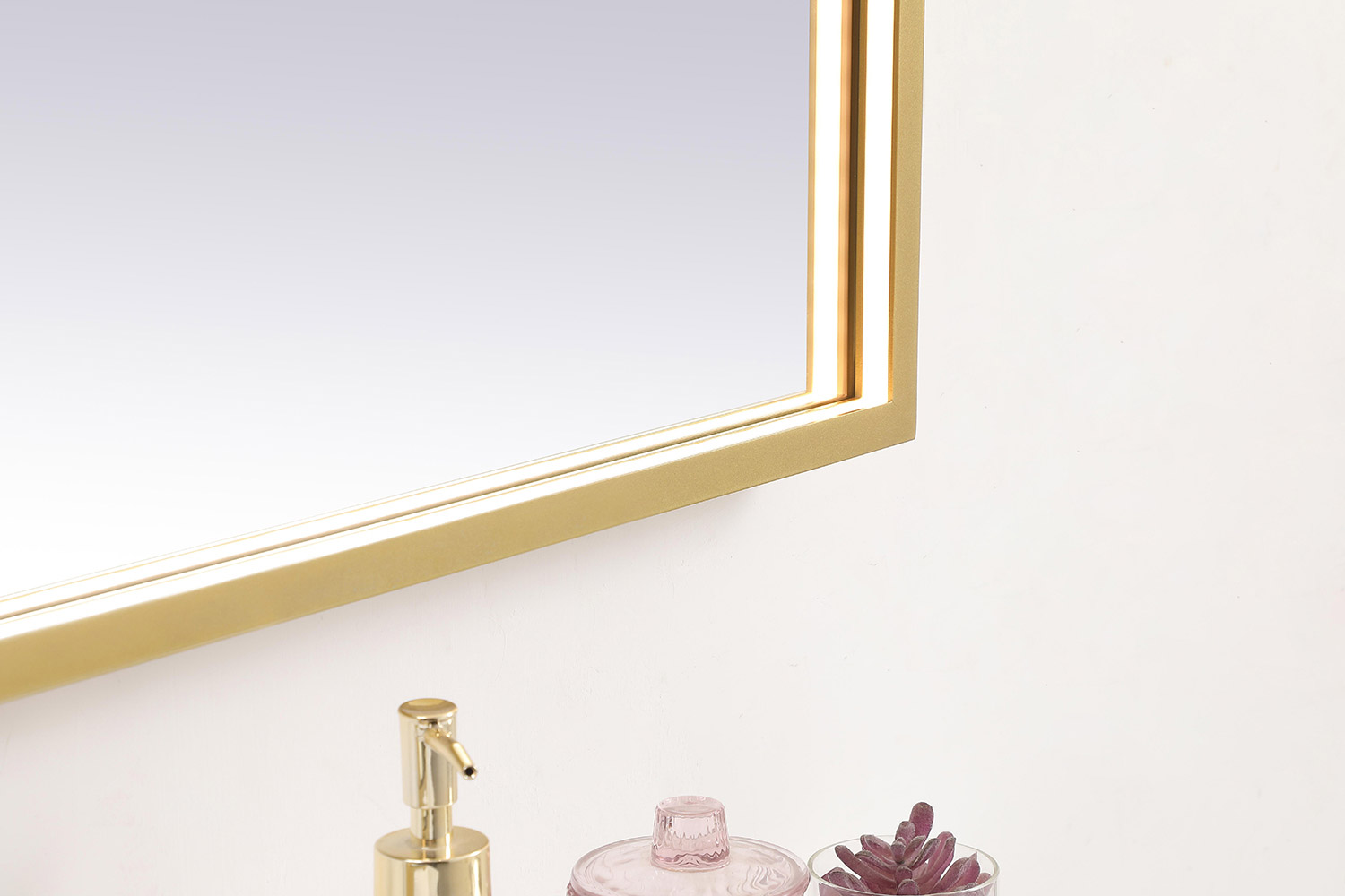 Elegant Wall Mirror - Brass, D 24", H 40" (MRE62440BR)