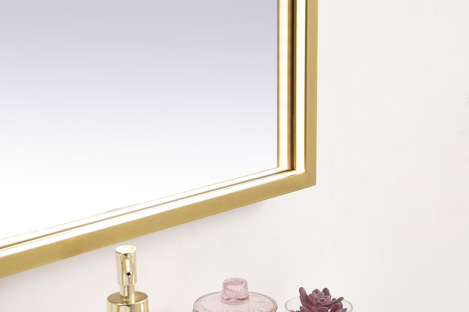 Elegant Wall Mirror - Brass, D 30", H 40" (MRE63040BR)