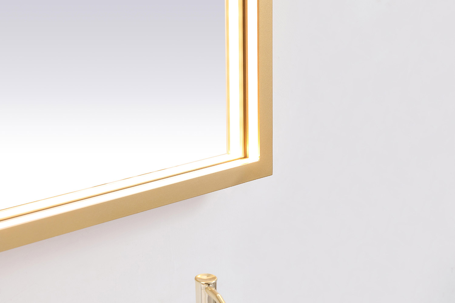 Elegant Wall Mirror - Brass, D 48", H 30" (MRE63048BR)