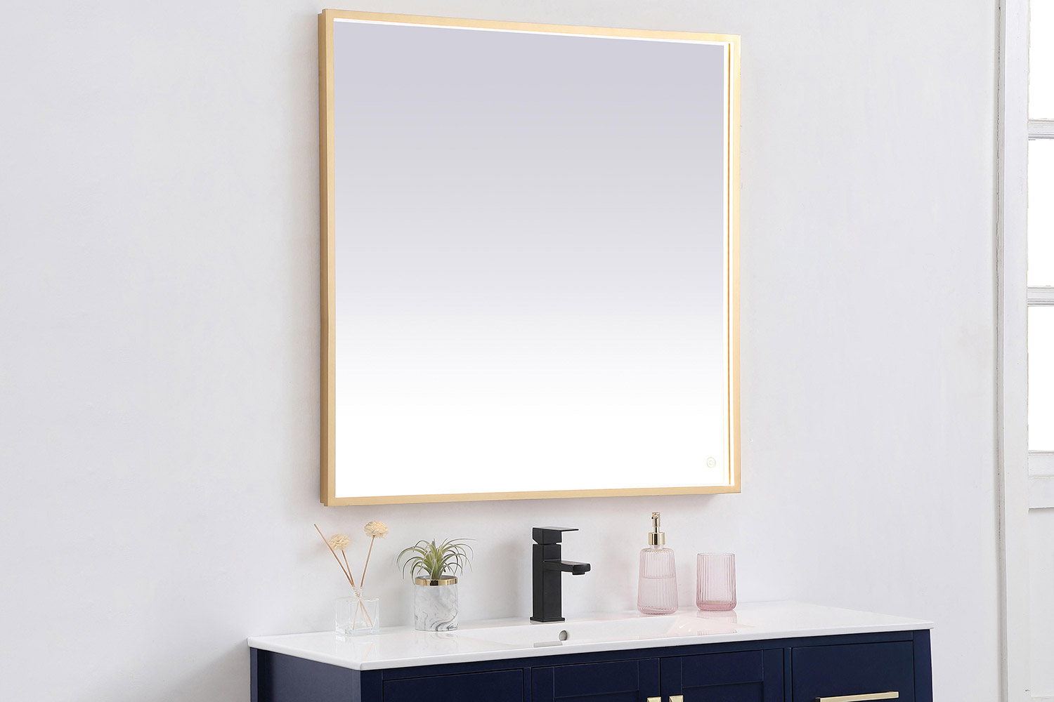 Elegant Wall Mirror - Brass, D 36", H 36" (MRE63636BR)