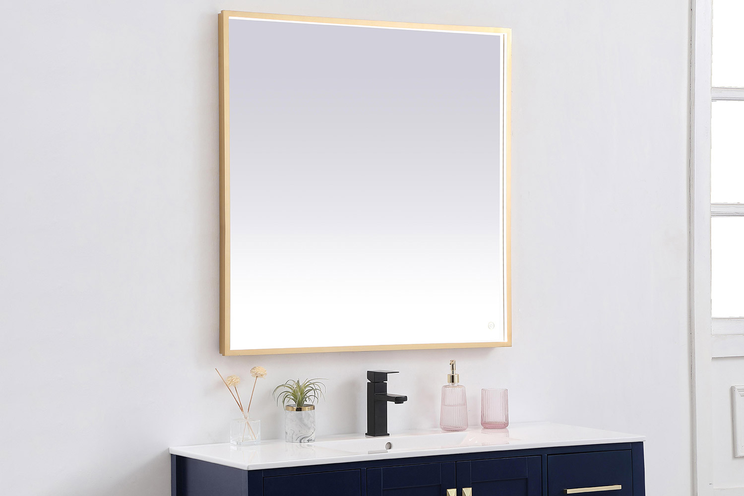 Elegant Wall Mirror - Brass, D 36", H 36" (MRE63636BR)