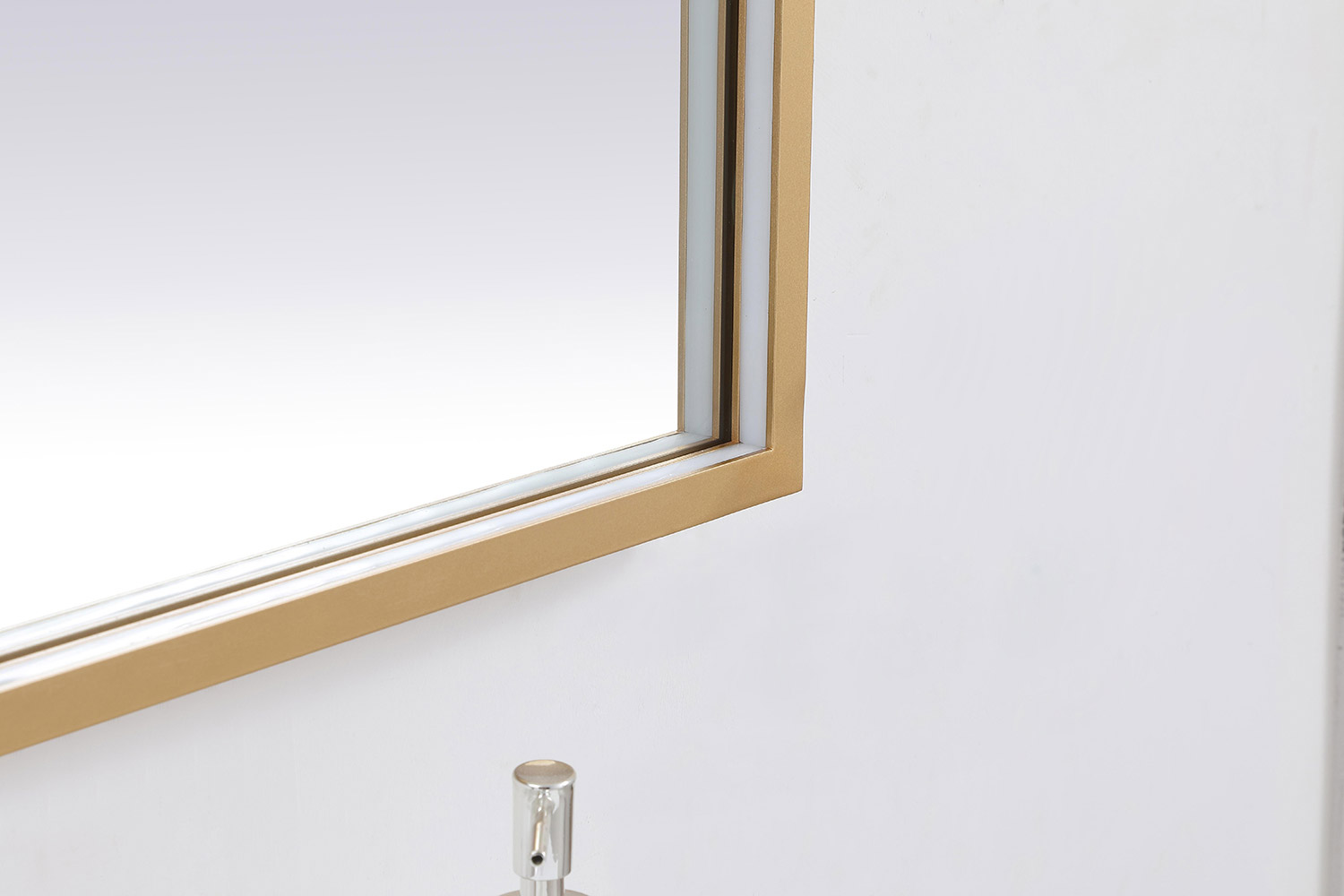 Elegant Wall Mirror - Brass, D 60", H 36" (MRE63660BR)