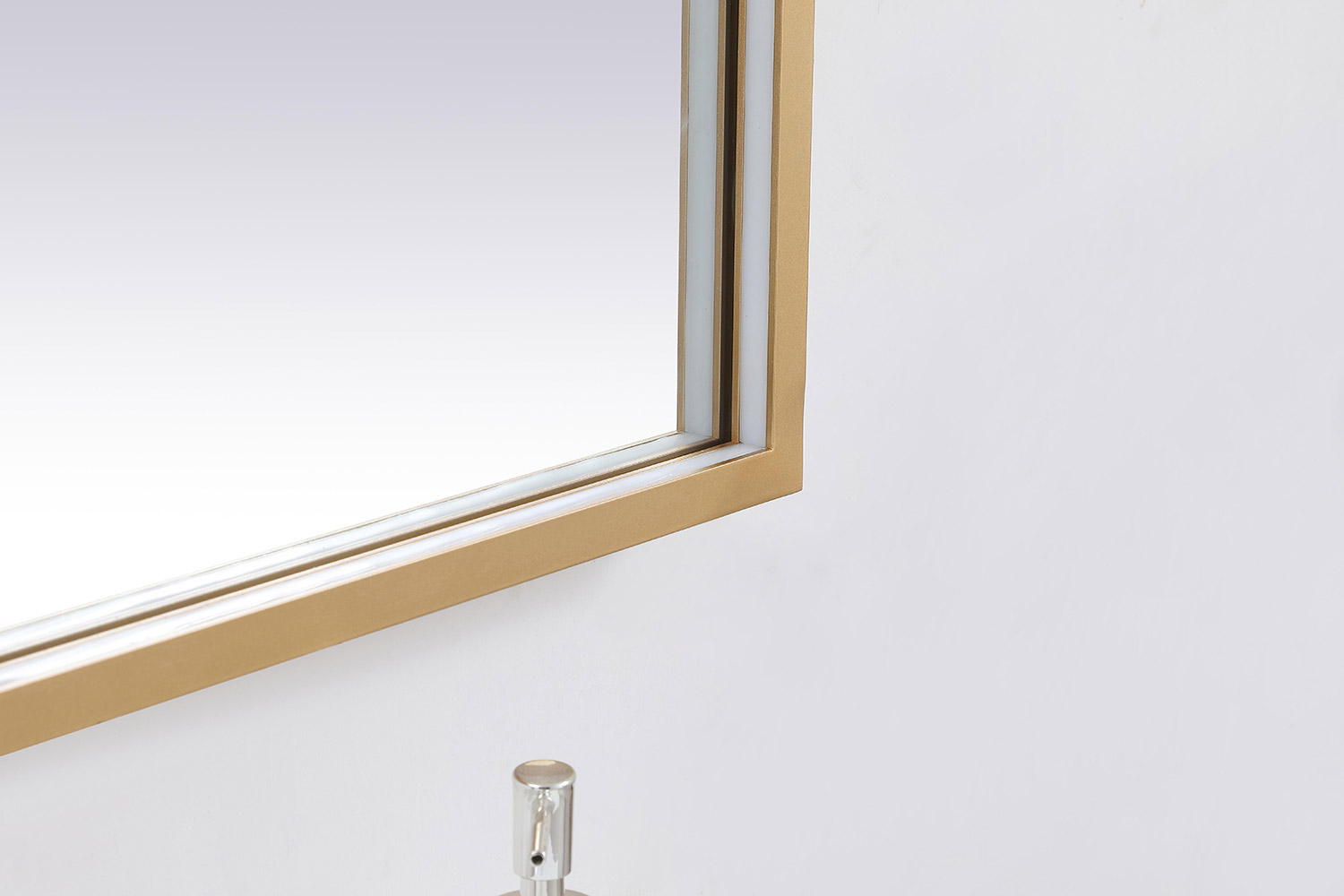 Elegant Wall Mirror - Brass, D 60", H 42" (MRE64260BR)