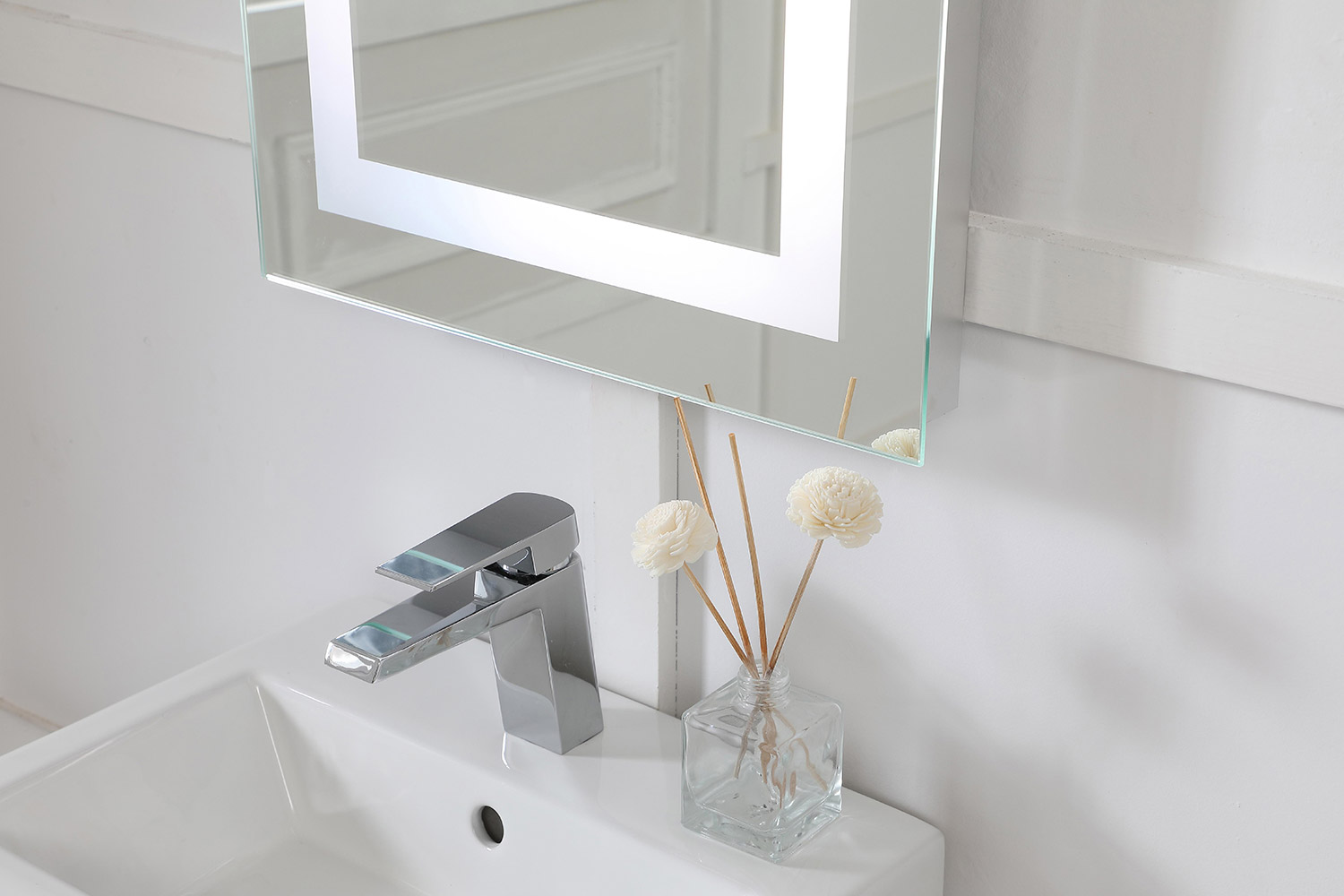 Elegant Wall Mirror - Clear, D 18", H 30" (MRE71830)