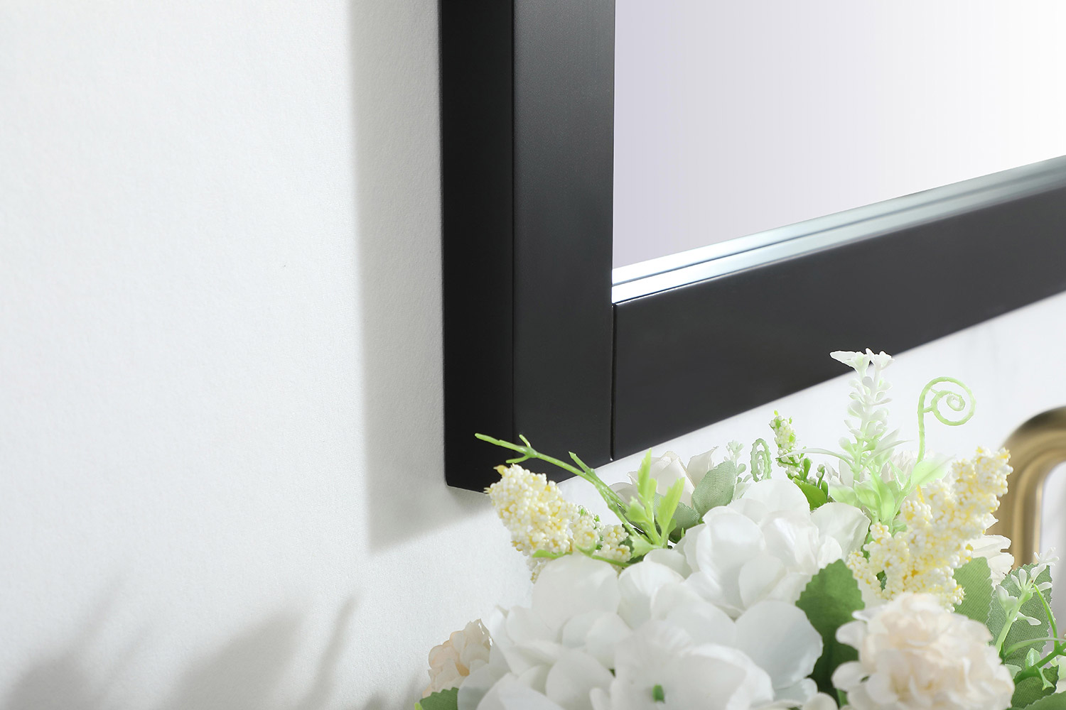 Elegant Wall Mirror - Black, D 22", H 32" (VM22232BK)