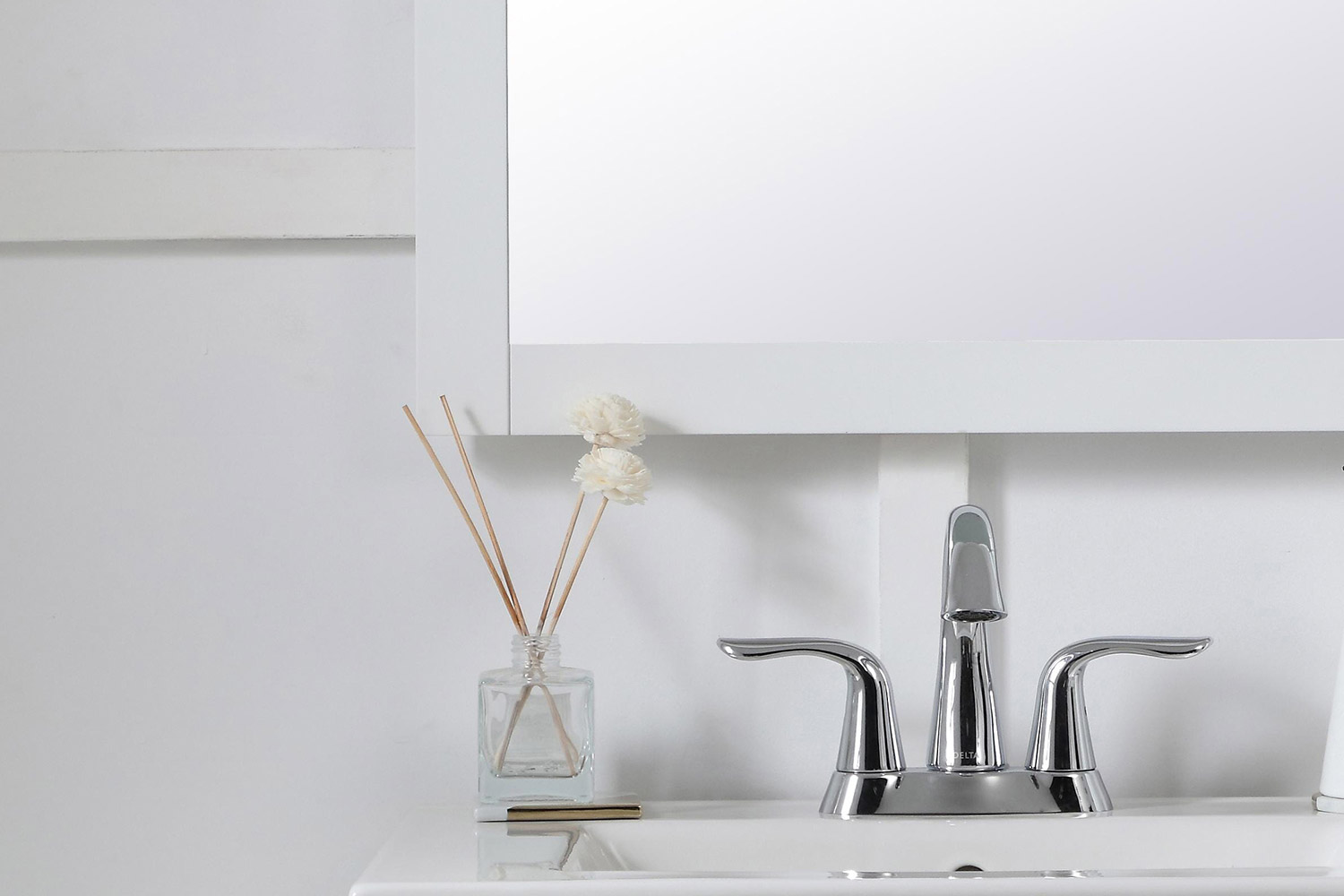 Elegant Wall Mirror - White, D 24", H 36" (VM22436WH)