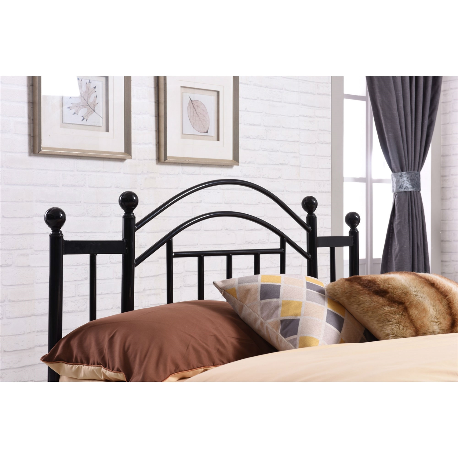 FaFurn - Full Size Platform Bed Frame with Metal Slats and Headboard in Black, Metal