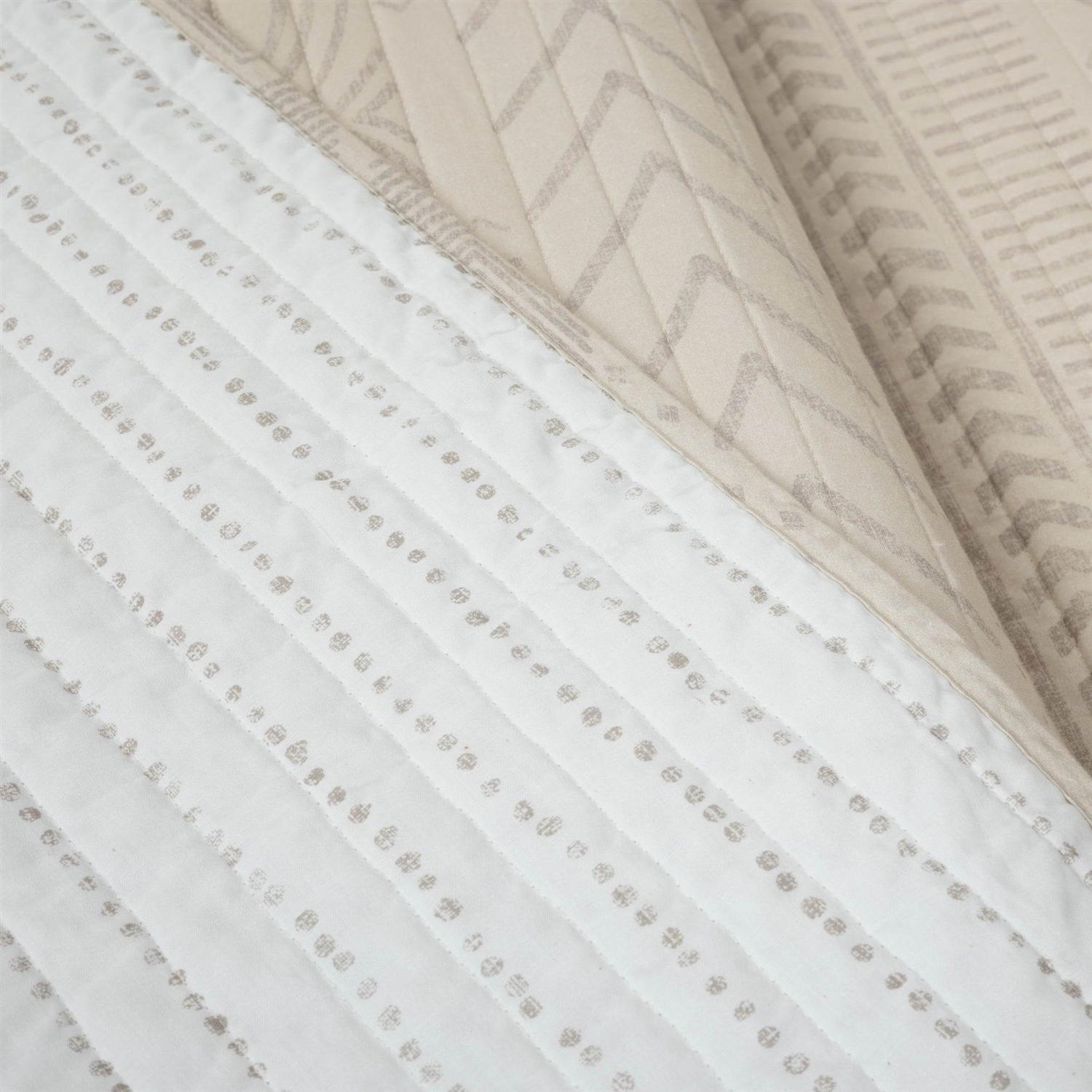 FaFurn Full/Queen Size Scandinavian Reversible Quilt Set - Beige/Tan/White, Cotton