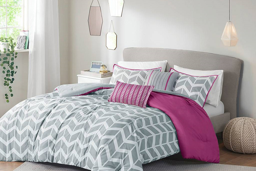 FaFurn Reversible Comforter Set with Chevron Stripe - Gray/White/Purple, Full/Queen Size