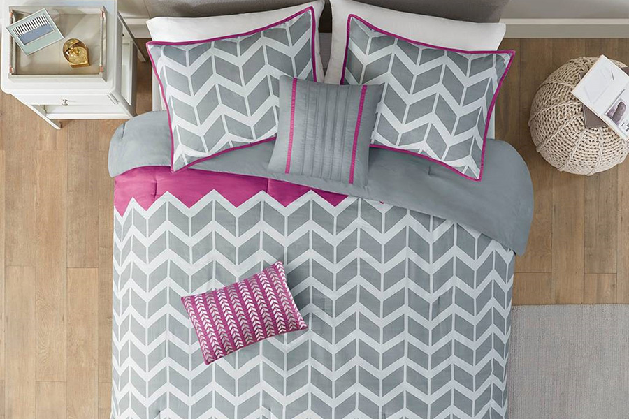 FaFurn Reversible Comforter Set with Chevron Stripe - Gray/White/Purple, Full/Queen Size