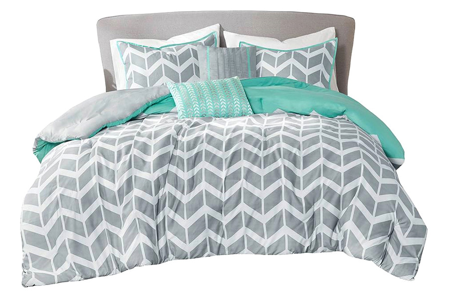 FaFurn Reversible Comforter Set with Chevron Stripe - Gray/White/Aqua, King Size/California King