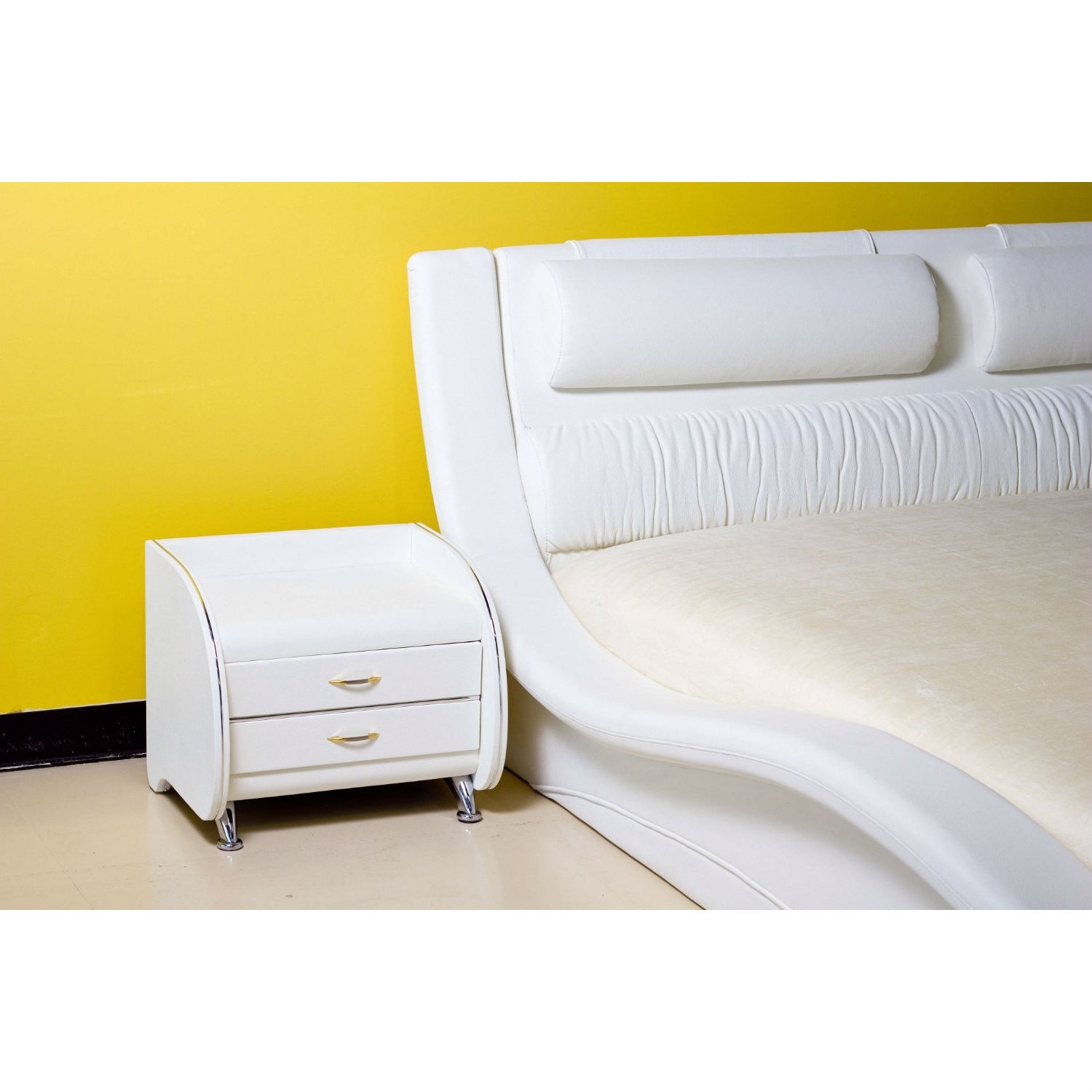 FaFurn - Modern King Size Platform Bed with Headboard in White