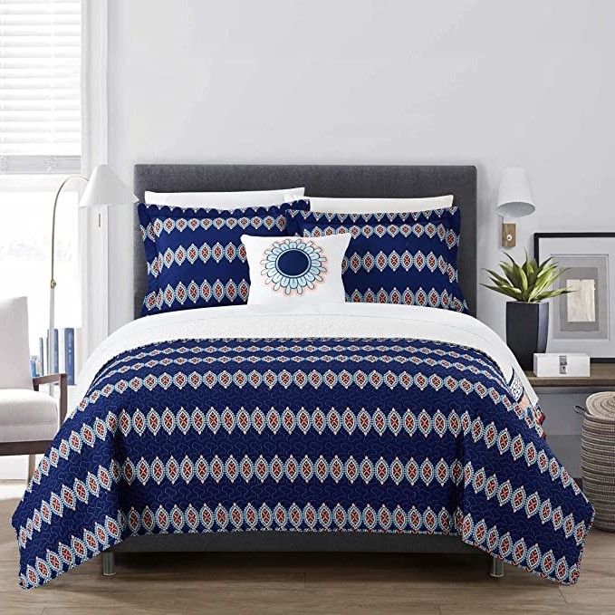 FaFurn - 4-Piece Geometric Reversible Quilt Set