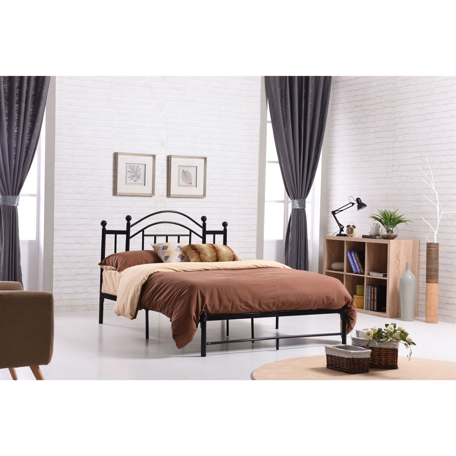 FaFurn - Queen Size Platform Bed Frame with Vintage Post Style Arch Headboard in Black, Metal