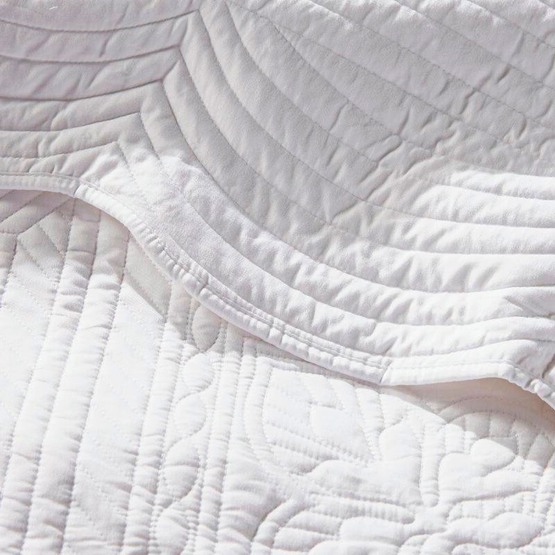 FaFurn King Size 3-Piece Reversible Scalloped Edges Quilt Set - White, Microfiber