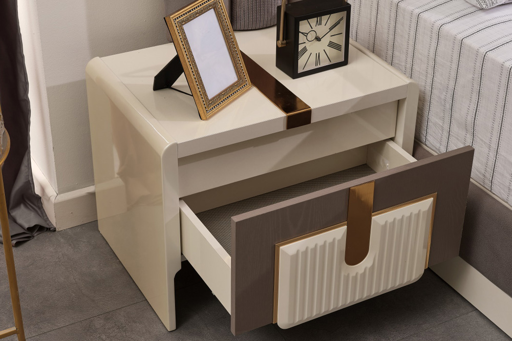 Furnia - Zurih Nightstand in Cream