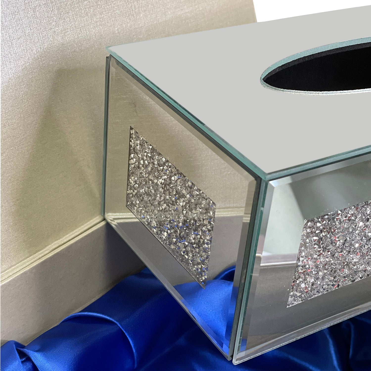 Furnings Mirrored Tissue Holder in Gift Box in Gift Box, Silver Crushed Diamond Glass Accent