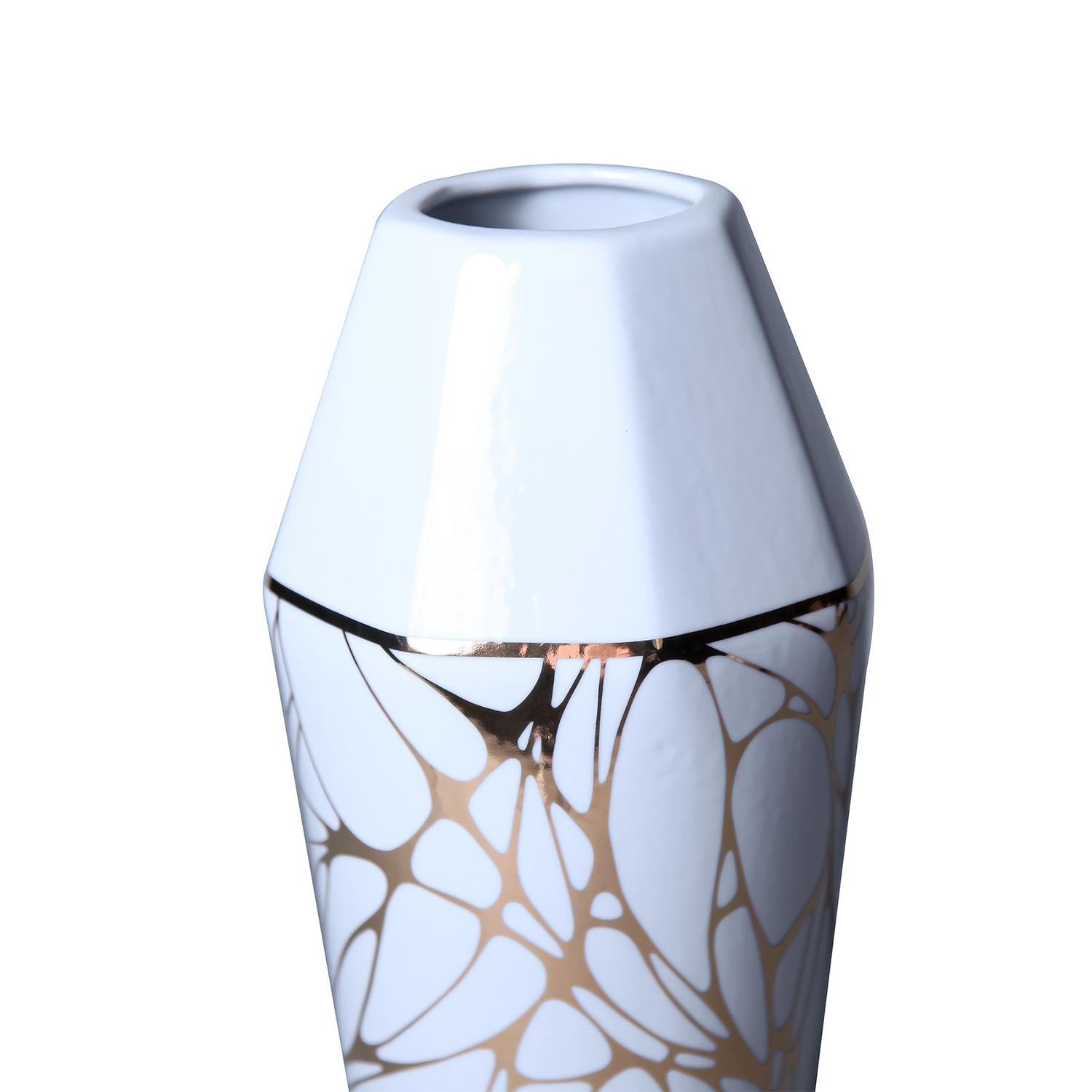 Furnings - White Ceramic Vase with Gold Organic Accent Design in Elegant and Versatile Home Decor