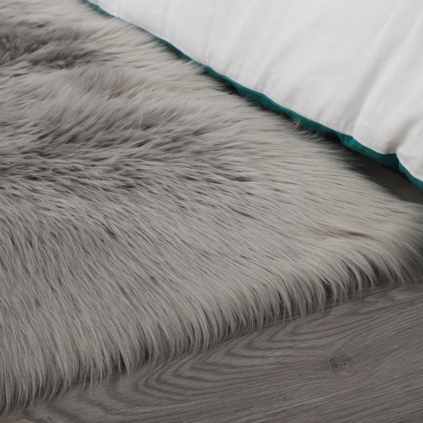 Furnings Cozy Ultra Soft Fluffy Faux Fur Light Gray Area Rug - 5'L x 3'W