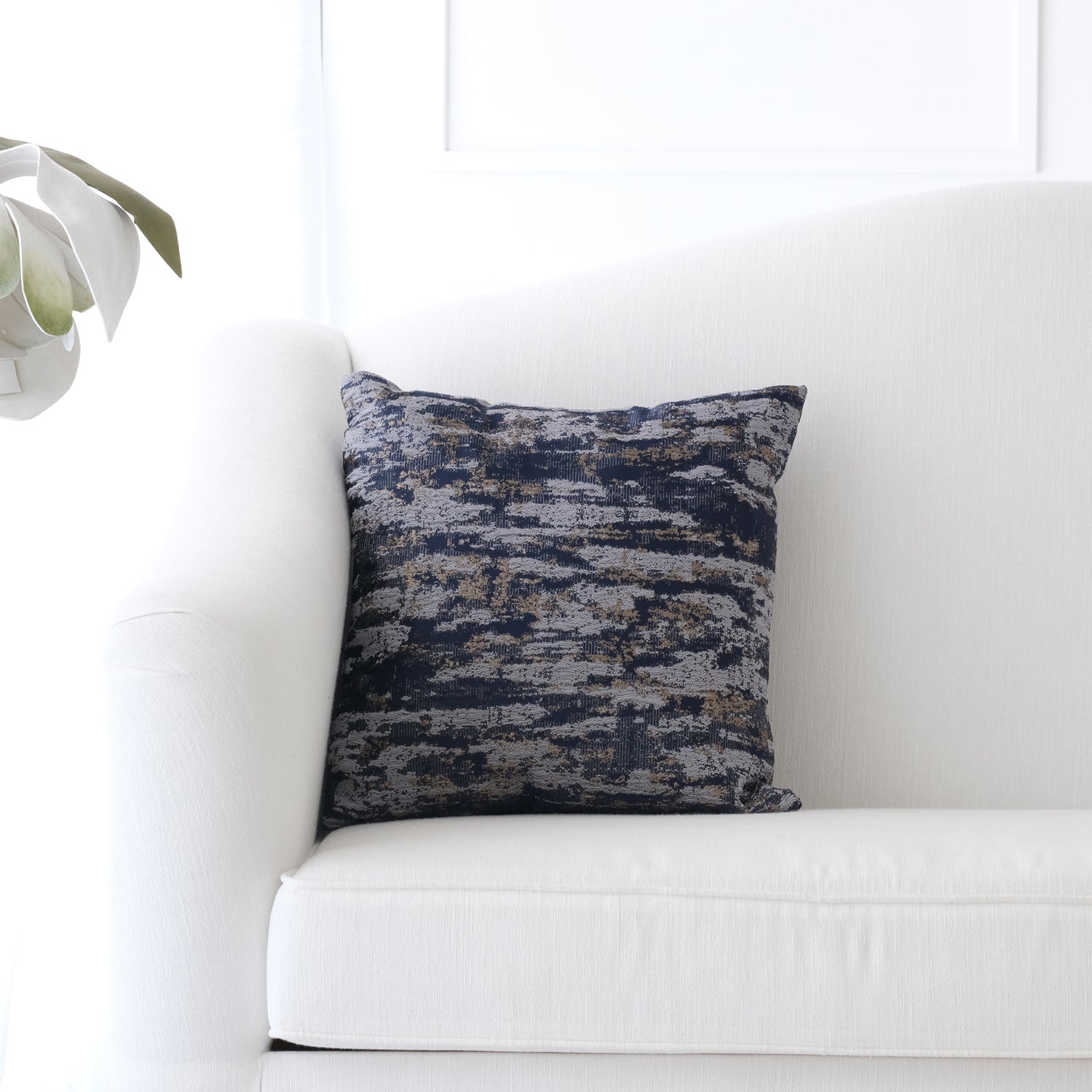 Furnings - Decorative Chenille Throw Pillow in Blue and Beige