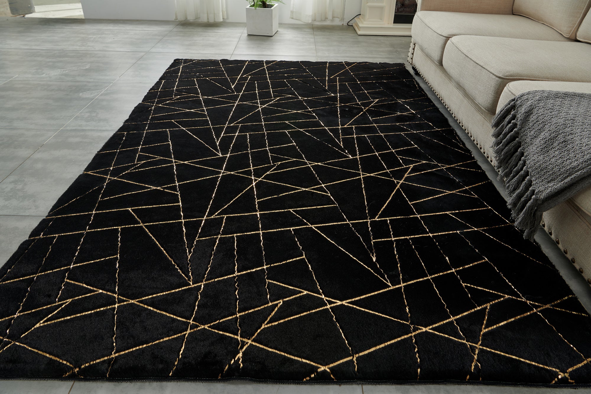 Furnings Lily Luxury Black Geometric Washable Abstract Gold-Gilded Chinchilla Faux Fur Area Rug - 5'L x 3'W