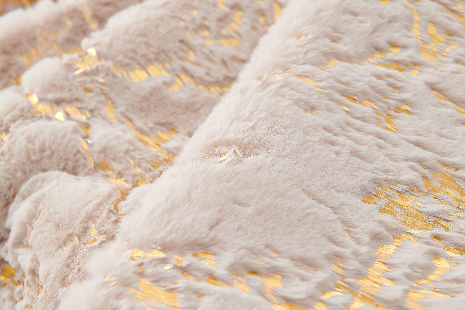 Furnings - Cassilda Luxury Chinchilla-like Faux Fur Beige and Gold Throw Blanket