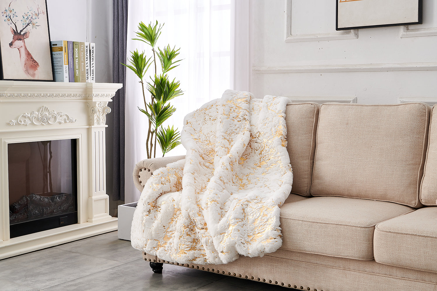 Furnings - Cassilda Luxury Chinchilla-like Faux Fur White and Gold Throw Blanket