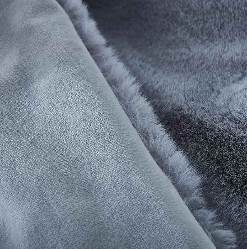 Furnings - Cassilda Luxury Gray Chinchilla Faux Fur Throw Blanket