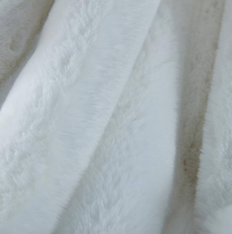 Furnings - Cassilda Luxury White Chinchilla Faux Fur Throw Blanket