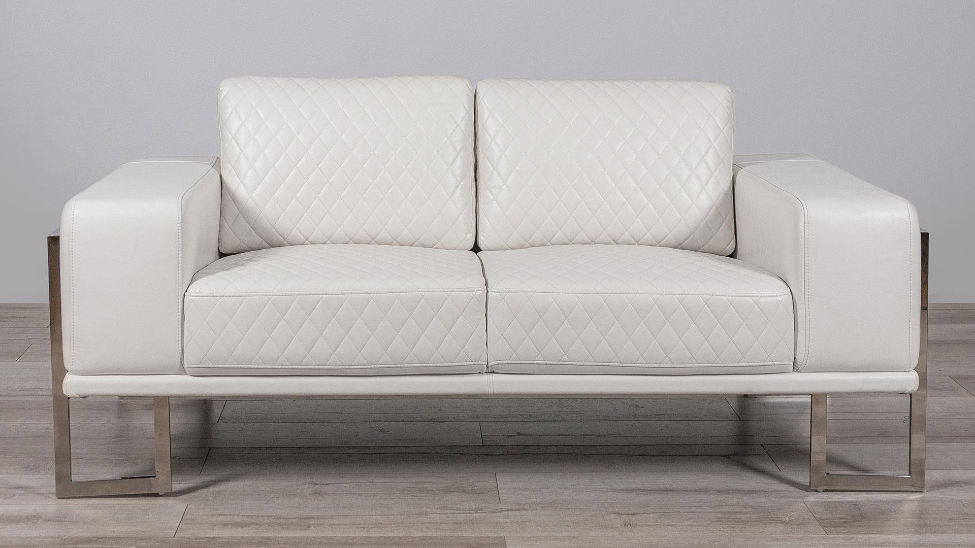 GF U808 Loveseat