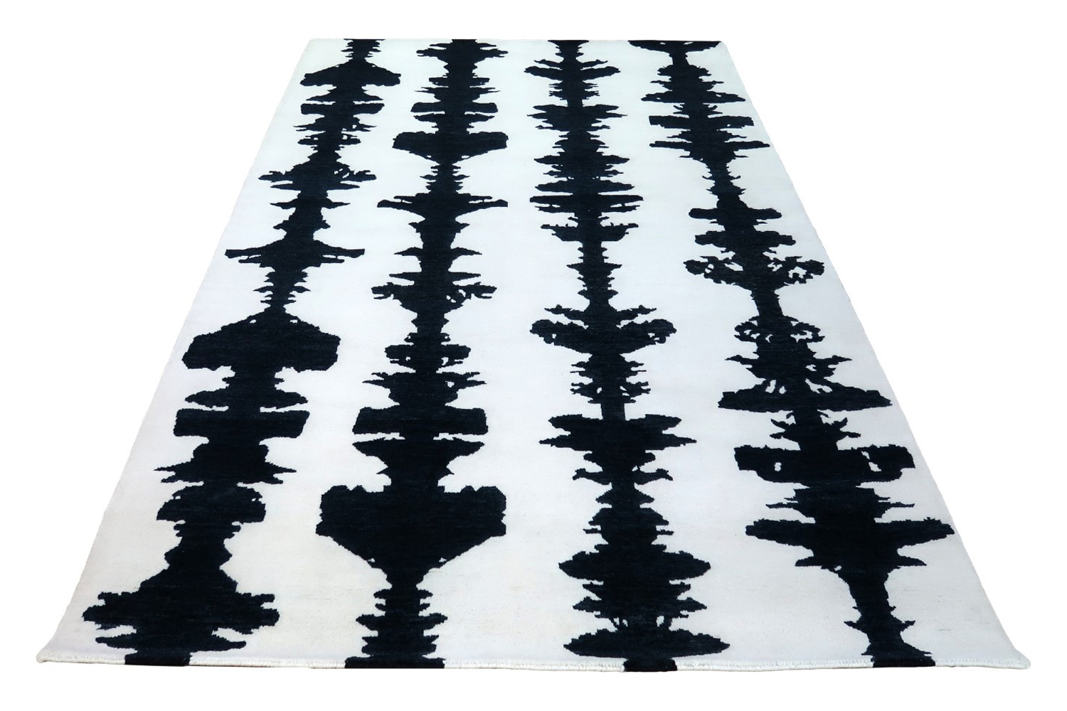 Gordian Rugs Ink Blot Designer Rug 7 - Black/White, 5" x 8"