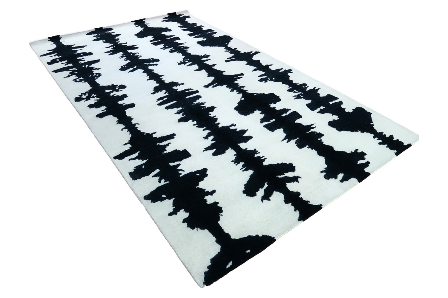 Gordian Rugs Ink Blot Designer Rug 7 - Black/White, 5" x 8"