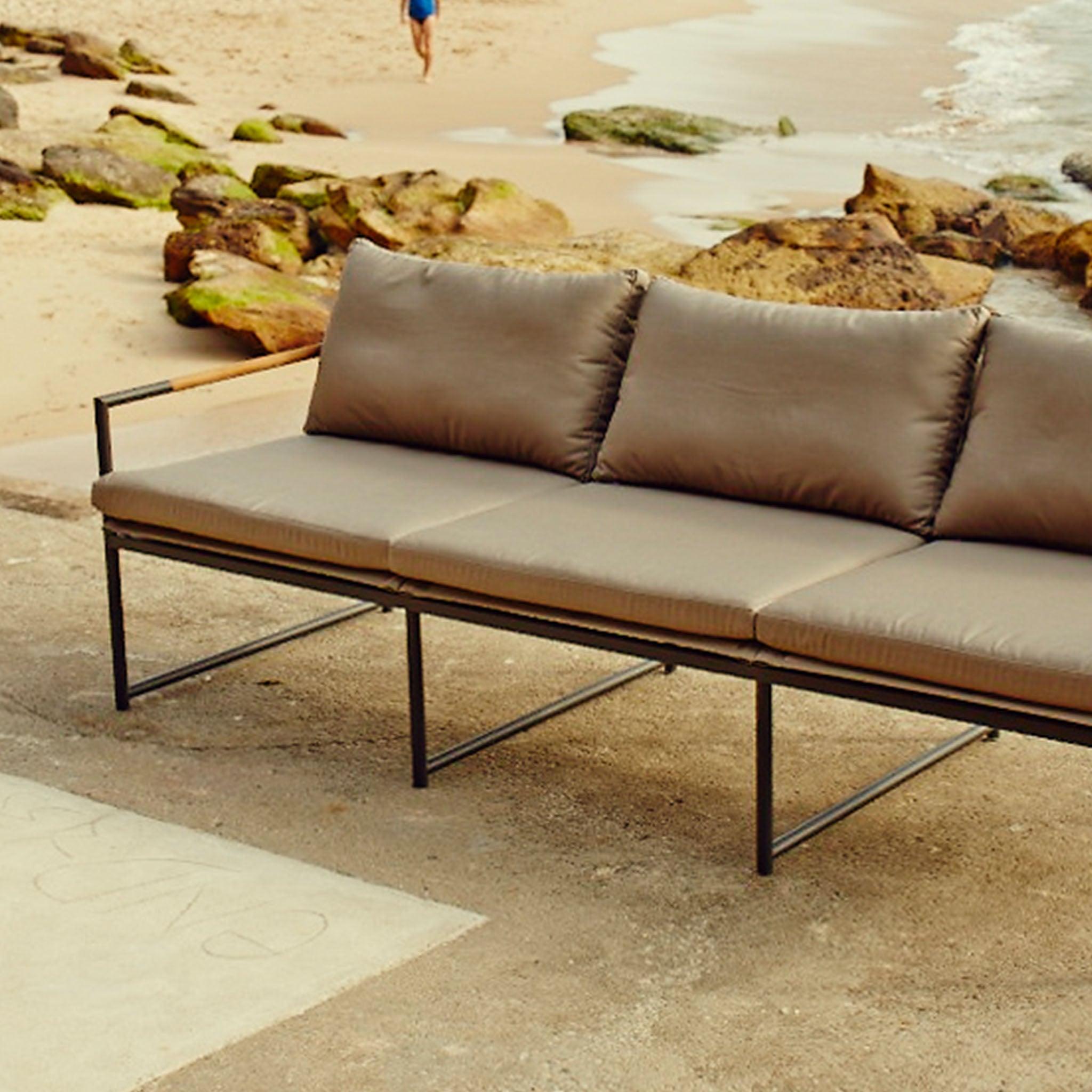 Harbour Breeze 3 Seat Sofa - Aluminum Asteroid, Lisos Grafito, Batyline Silver